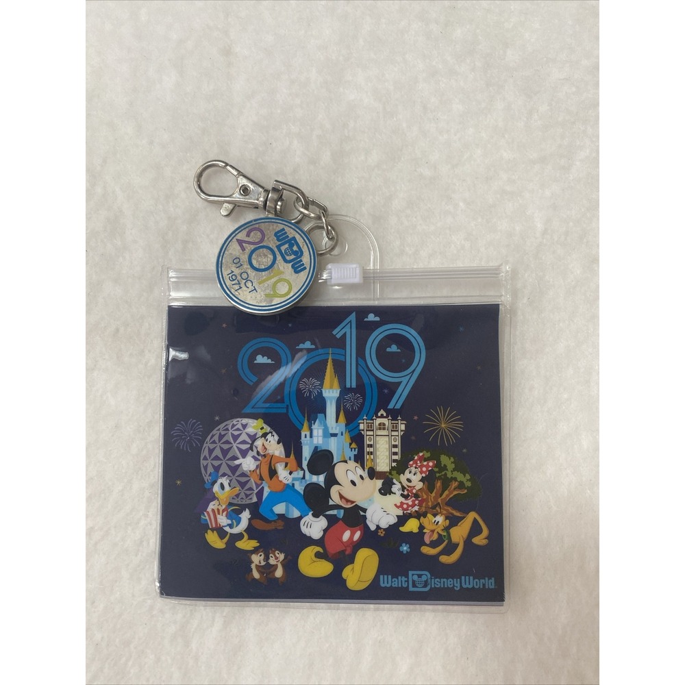 Disney Parks Walt Disney World 2019‎ Mickey Mouse & Friends Lanyard Pouch Pins